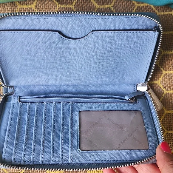 Michael Kors Pale Blue Jet Set Wallet - Picture 6 of 7